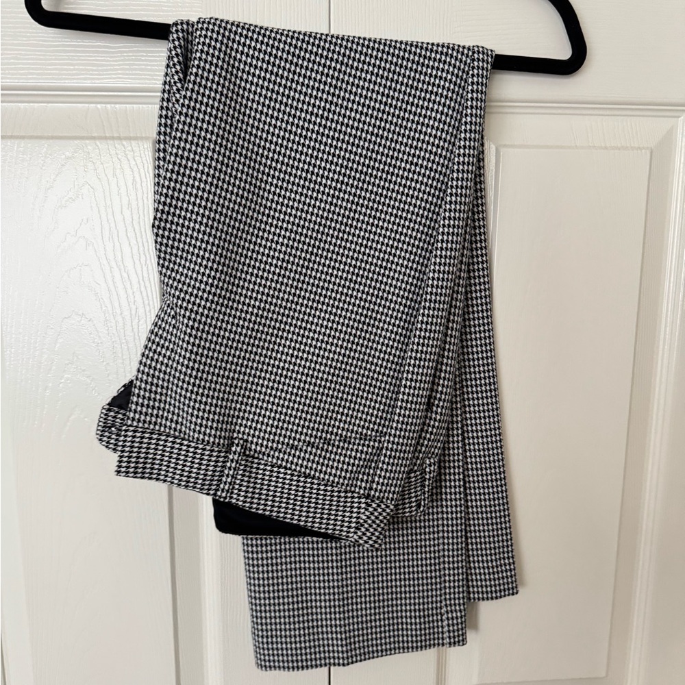 Express Black and White Houndstooth Straight Leg Pants